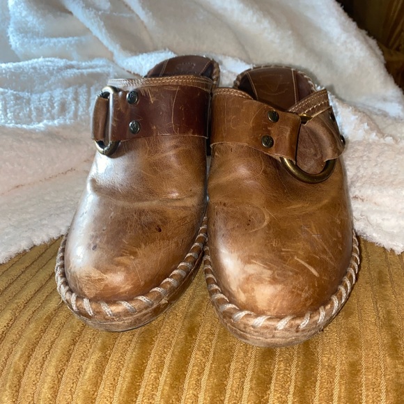 Distressed leather Frye clogs - Picture 2 of 8